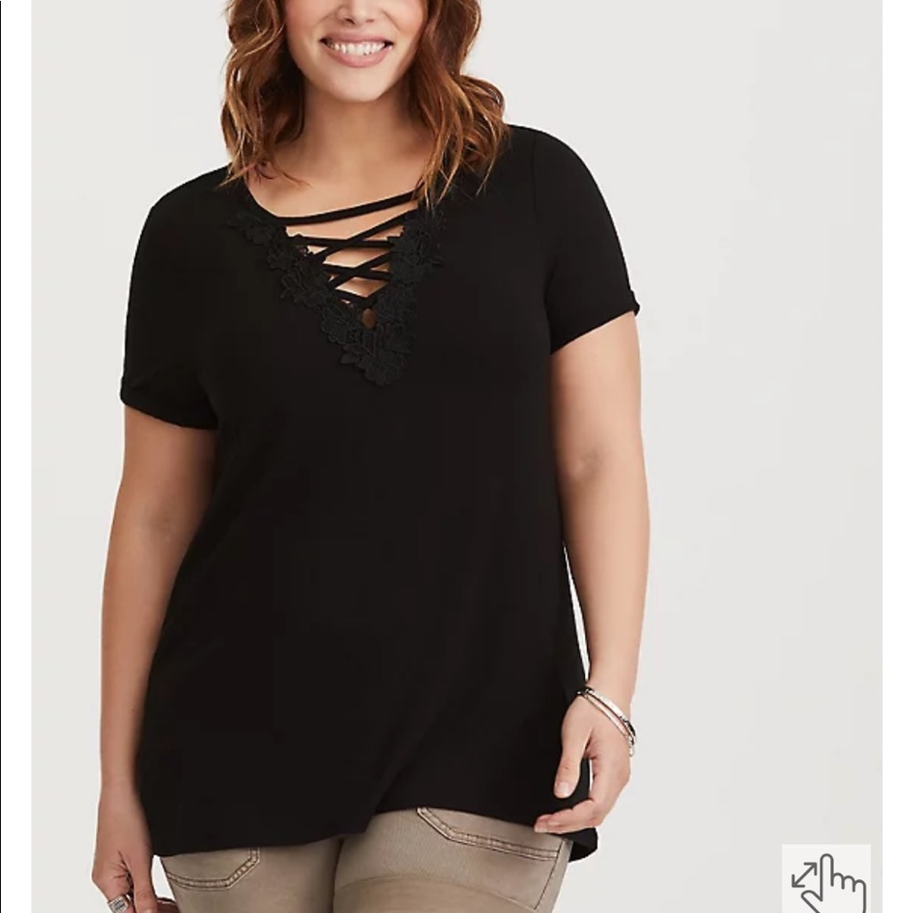 torrid BLACK LATTICE FITTED TEE